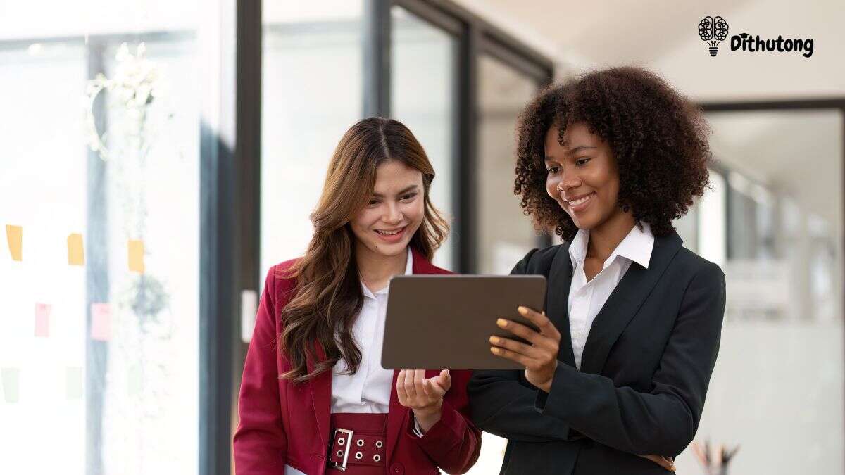 botswana digital marketing success stories | Dithutong: Online Courses & eLearning in Botswana | eLearning for Botswana Picture of smiling entrepreneurs and marketers celebrating digital marketing success in Botswana